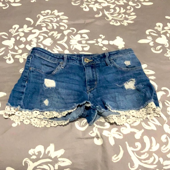 Children clothes - Picture 1 of 16